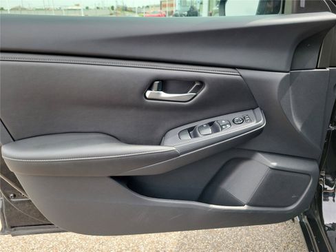 Used 2024 Nissan Sentra SV FWD image 19