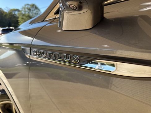 Used 2022 Lincoln Nautilus Reserve w/ Equipment Group 201A image 39