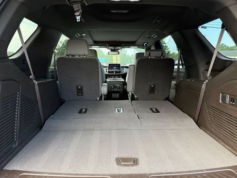 Used 2023 Chevrolet Tahoe LT w/ LT Signature Plus Package RWD image 24