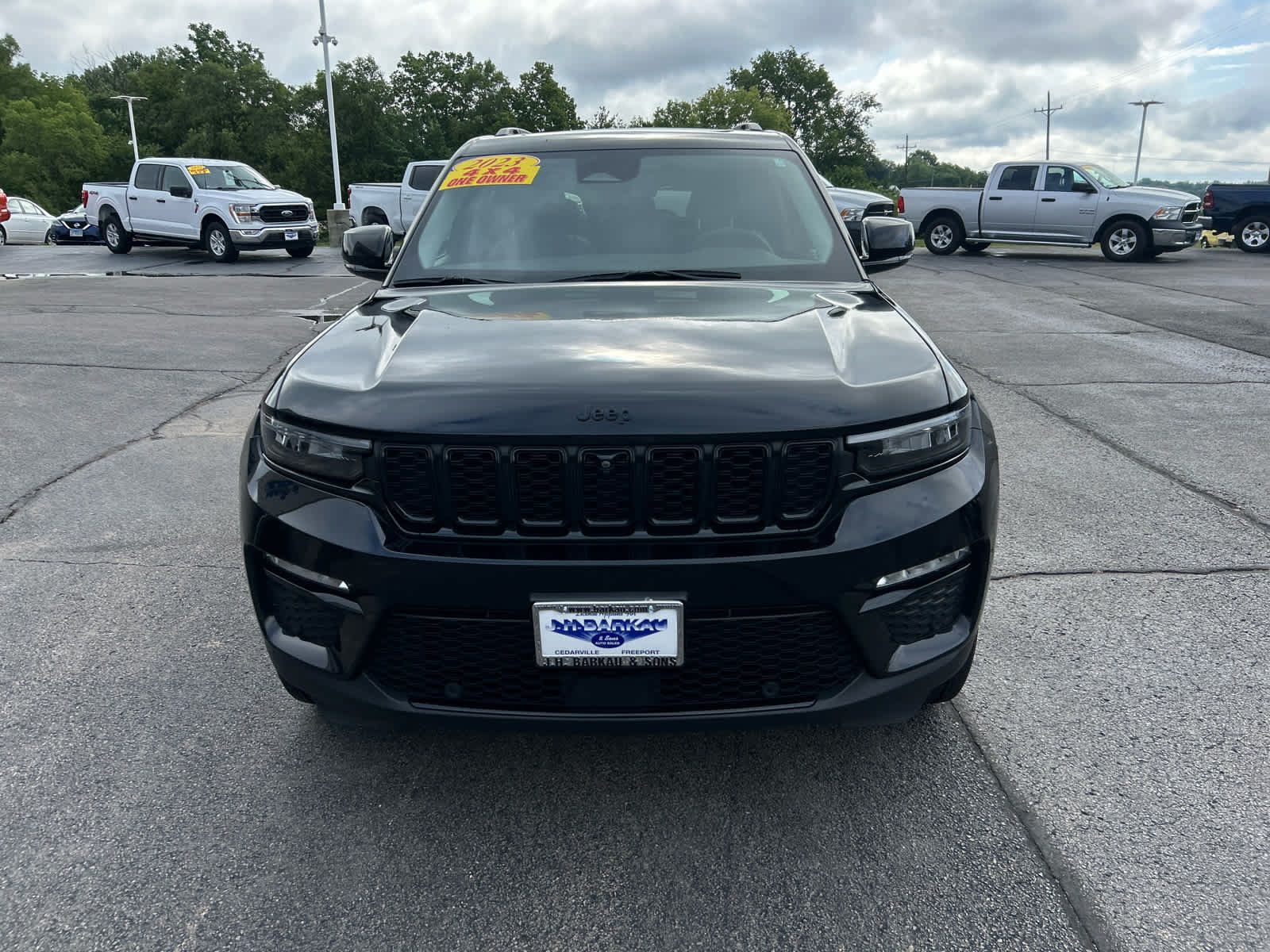 Used 2023 Jeep Grand Cherokee Limited w/ Luxury Tech Group II AWD/4WD image 8