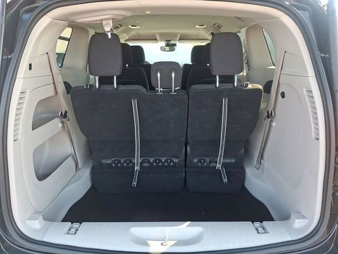 Used 2024 Chrysler Voyager LX FWD image 29