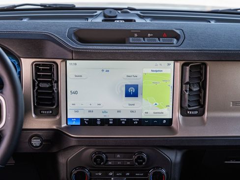 New 2025 Ford Bronco Outer Banks image 22