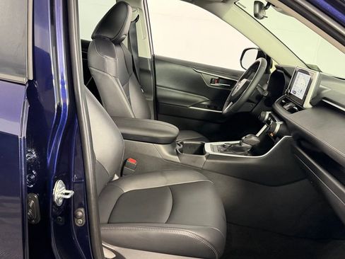 Used 2025 Toyota RAV4 XLE Premium AWD/4WD image 31