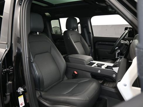 Used 2025 Land Rover Defender 110 S image 53