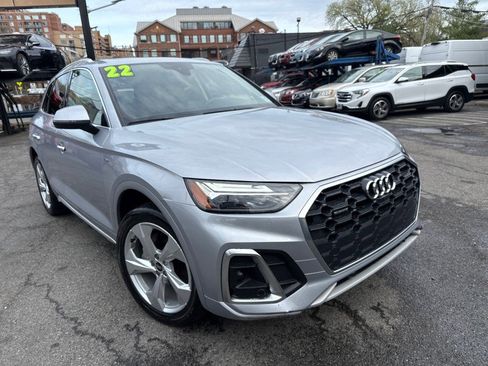 Used 2022 Audi Q5 2.0T Premium Plus w/ Premium Plus Package AWD/4WD image 3