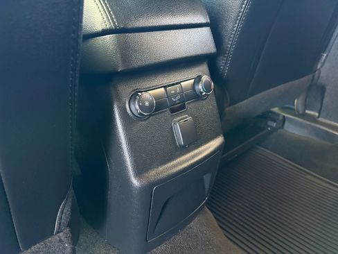 Used 2016 Ford Explorer XLT w/ Equipment Group 202A image 24