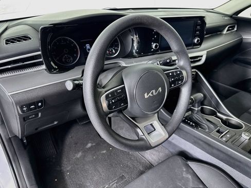 Used 2023 Kia K5 LXS FWD image 9