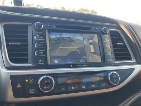 Used 2018 Toyota Highlander Limited Platinum image 23