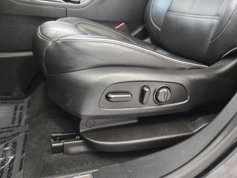 Used 2017 GMC Acadia Denali w/ Technology Package FWD image 24