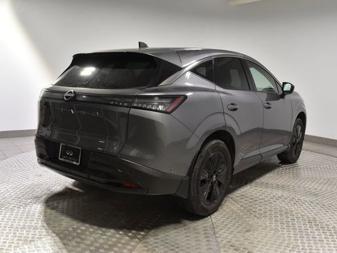 Used 2025 Nissan Murano SV image 3