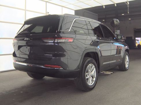 Used 2025 Jeep Grand Cherokee Laredo X w/ Luxury Tech Group I image 6
