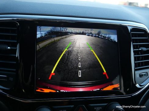 Used 2019 Jeep Grand Cherokee Altitude image 29