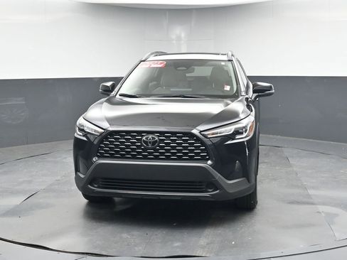 Used 2025 Toyota Corolla Cross LE image 6