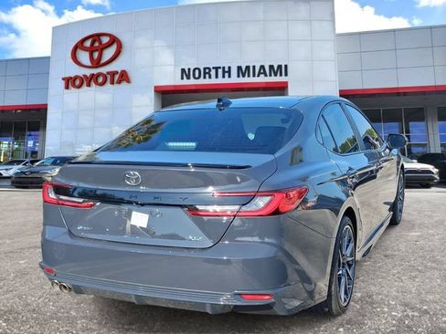 Used 2025 Toyota Camry XSE FWD image 4