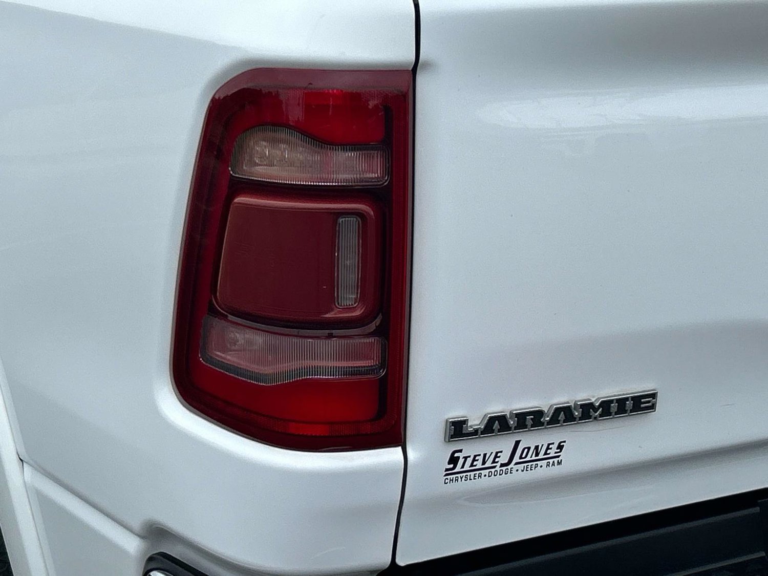 Used 2022 RAM 1500 Laramie AWD/4WD image 13