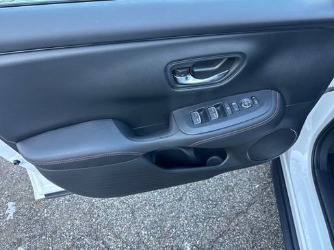 Used 2025 Honda HR-V Sport image 6