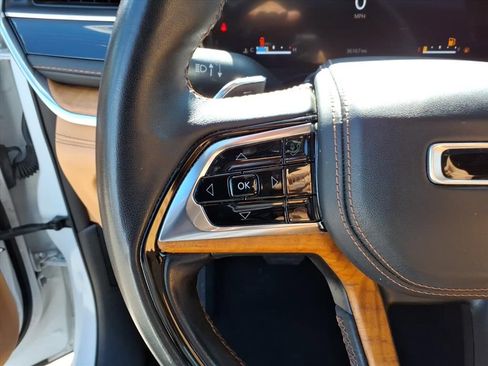 Used 2022 Jeep Grand Cherokee Summit image 20