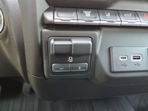 New 2026 GMC Sierra 2500 Pro AWD/4WD image 6