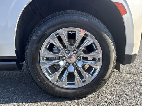 Used 2022 GMC Yukon XL Denali image 15