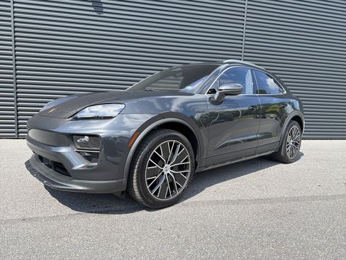New 2025 Porsche Macan 4 Electric AWD/4WD image 11