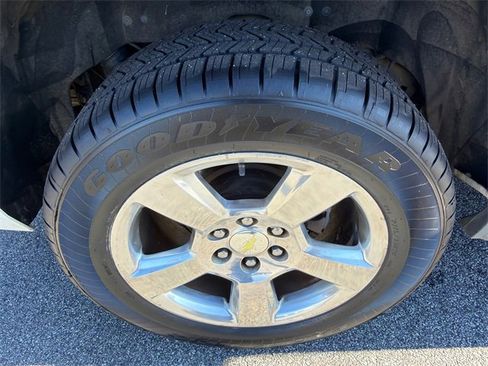 Used 2016 Chevrolet Suburban LTZ image 17