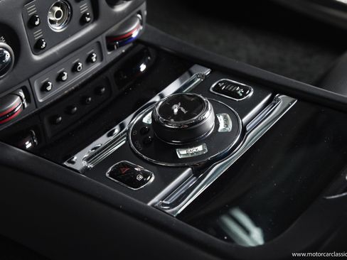 Used 2016 Rolls-Royce Wraith image 32