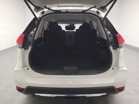 Used 2020 Nissan Rogue SV FWD image 29