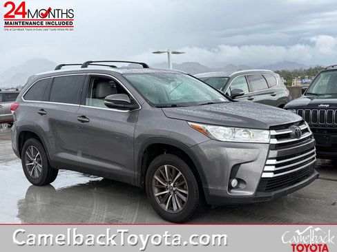 Used 2019 Toyota Highlander XLE FWD image 1