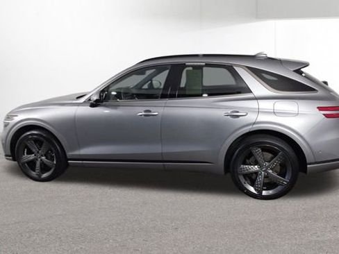 Used 2023 Genesis GV70 2.5T w/ Sport Prestige Package image 7