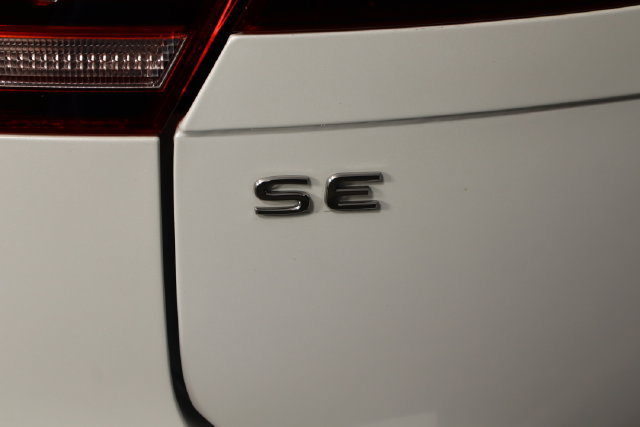 Used 2024 Volkswagen Tiguan SE R-Line AWD/4WD image 44