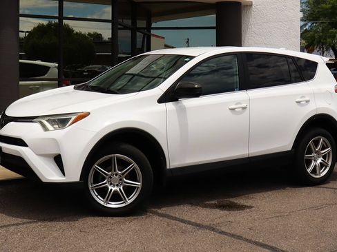 Used 2018 Toyota RAV4 LE w/ All Weather Liner Package FWD image 3