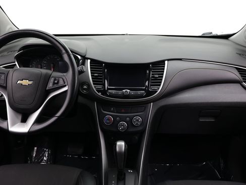 Used 2018 Chevrolet Trax LT w/ LT Convenience Package FWD image 28