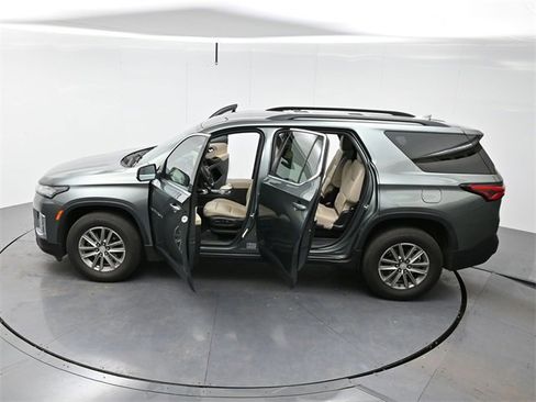 Used 2023 Chevrolet Traverse LT image 43