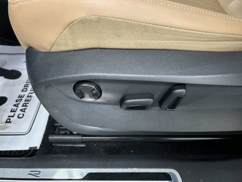 Certified 2024 Volkswagen Tiguan SE R-Line AWD/4WD image 10