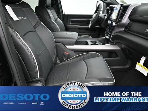 New 2026 RAM 2500 Laramie AWD/4WD image 12