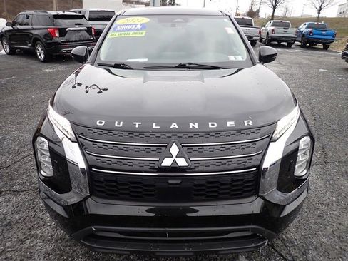 Used 2022 Mitsubishi Outlander ES image 11