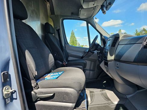 Used 2018 Mercedes-Benz Sprinter 2500 image 6