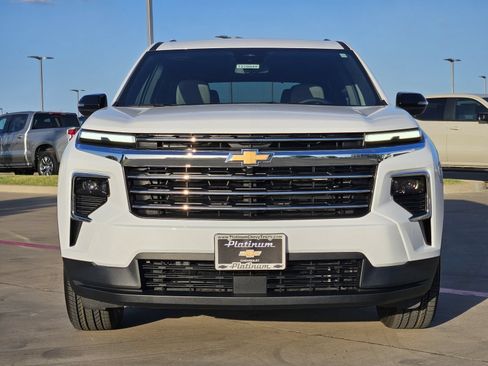 New 2027 Chevrolet Traverse LT FWD image 6
