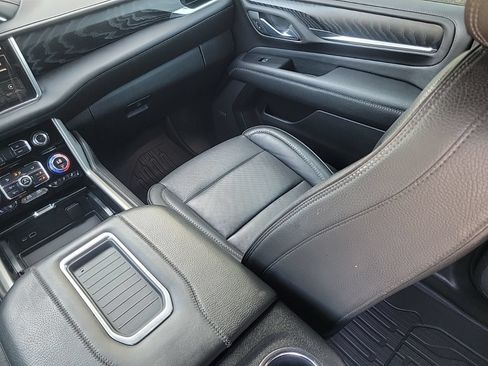 Used 2023 GMC Yukon XL Denali AWD/4WD image 20
