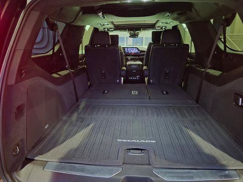Used 2023 Cadillac Escalade ESV Sport Platinum AWD/4WD image 13