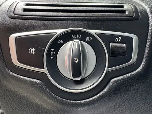 Used 2019 Mercedes-Benz GLC 300 4MATIC w/ Multimedia Package image 46