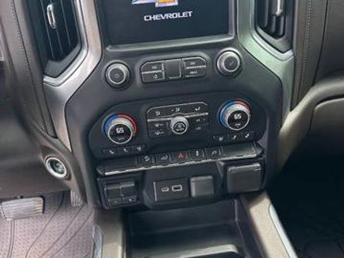 Used 2020 Chevrolet Silverado 3500 LTZ image 11