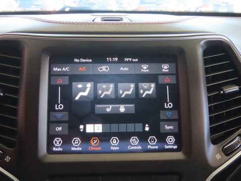 Used 2021 Jeep Cherokee Trailhawk w/ Trailer Tow Group AWD/4WD image 41
