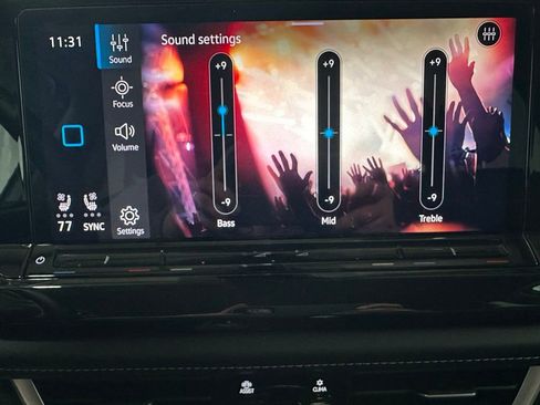 Used 2025 Volkswagen Atlas SE image 33