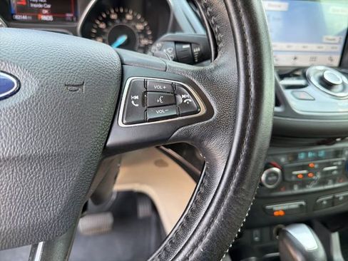 Used 2017 Ford Escape Titanium image 22