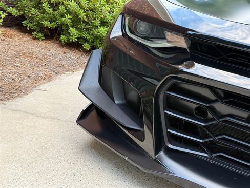 Used 2018 Chevrolet Camaro ZL1 RWD image 11