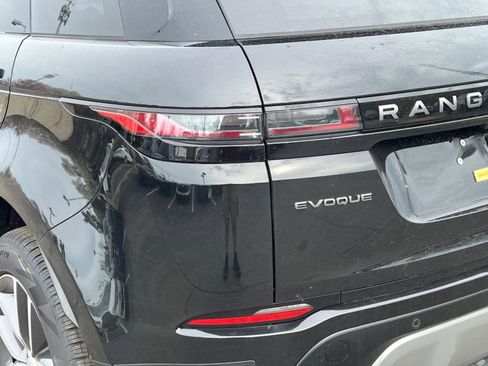 Used 2026 Land Rover Range Rover Evoque S image 12