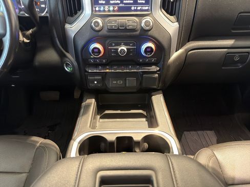 Used 2021 GMC Sierra 1500 SLT image 17