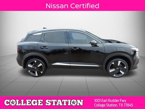 Certified 2025 Nissan Kicks SR FWD image 2