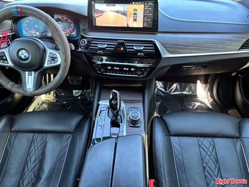Used 2022 BMW M550i xDrive w/ Dynamic Handling Package AWD/4WD image 16